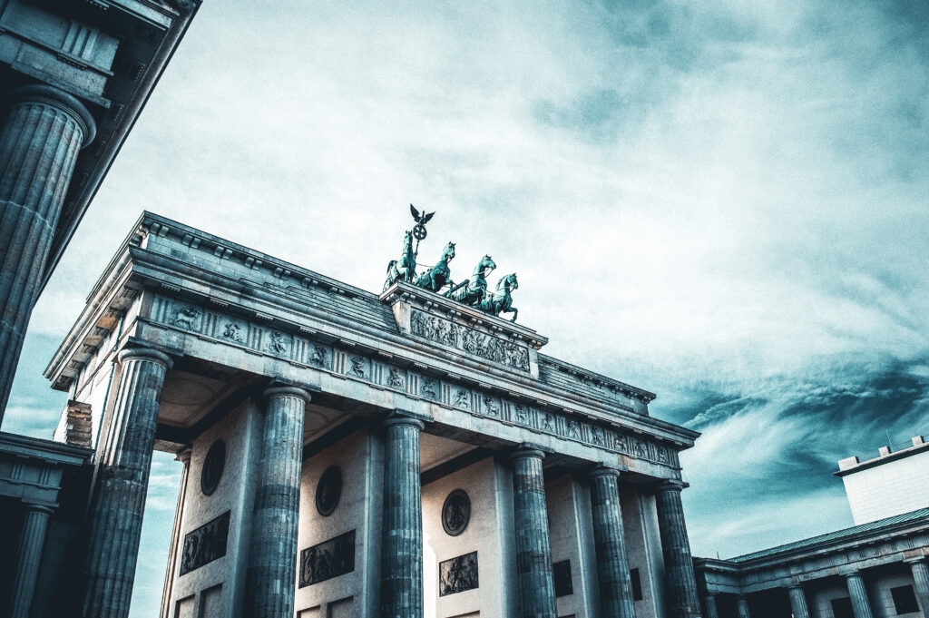Alemania retira las mascarillas en los viajes