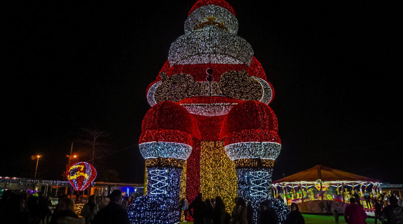 Águeda: Hogar del Papá Noel Más Grande del Mundo