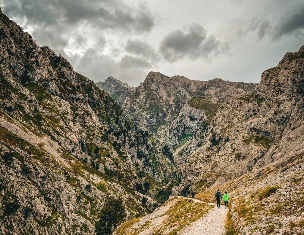 Ruta del Cares: Guía para el sendero más épico de España